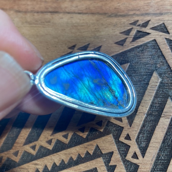 Beautiful Bright Blue flash Labradorite 925 sterling silver pendant - Picture 4 of 12